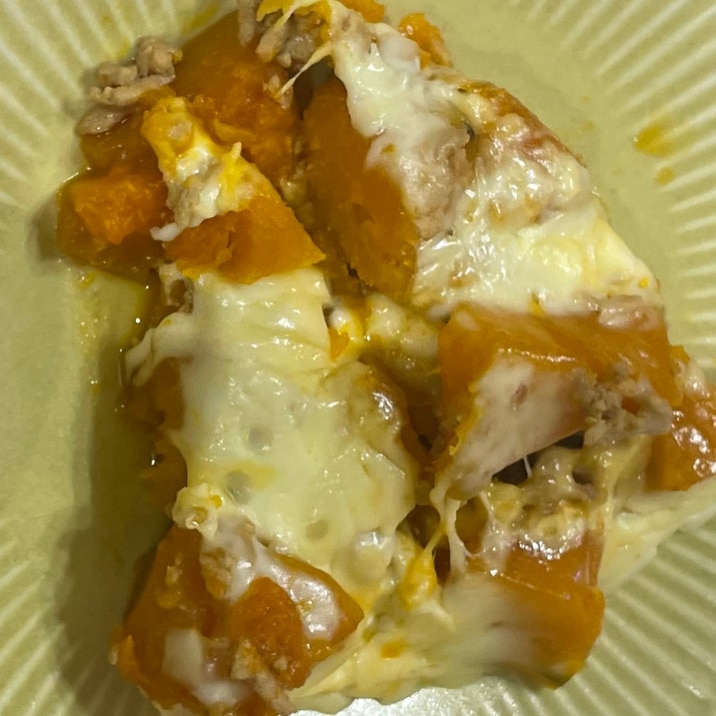 かぼちゃとひき肉チーズ添えて